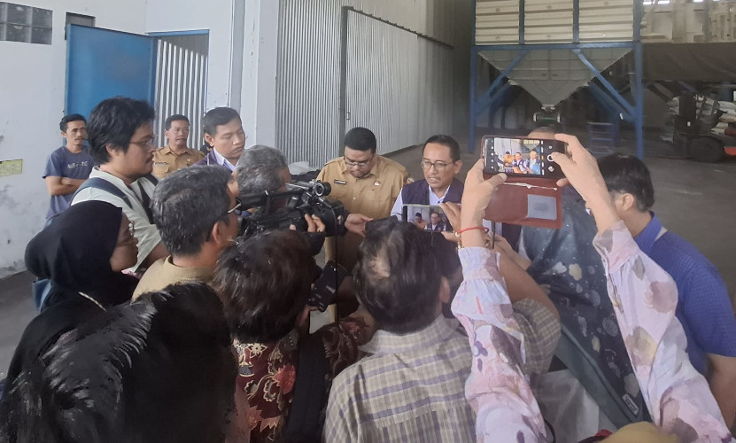 KPPU Kanwil I Bersama Disperindag Sumut dan BULOG Sidak Perusahaan Kemasan Beras di Medan